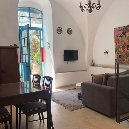 One Bedroom Stone Apartment Jerusalem Exterior photo